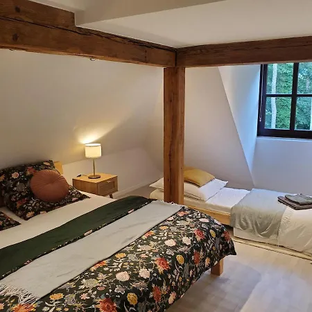 Aussergewoehnliche Familien- Und Hundefreundliche Maisonette-wohnung Im Historischen Jagdschloessl - Keine Monteure Apartman