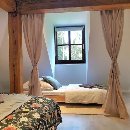 Apartman Aussergewoehnliche Familien- Und Hundefreundliche Maisonette-wohnung Im Historischen Jagdschloessl - Keine Monteure Beilngries