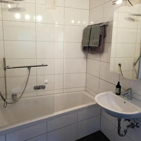 Aussergewoehnliche Familien- Und Hundefreundliche Maisonette-wohnung Im Historischen Jagdschloessl - Keine Monteure Apartman